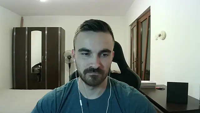 Snapshot of mu5clemania2 chatting on 01/15/26, 07:28 mu5clemania2 online show from 01/15/26, 07:28