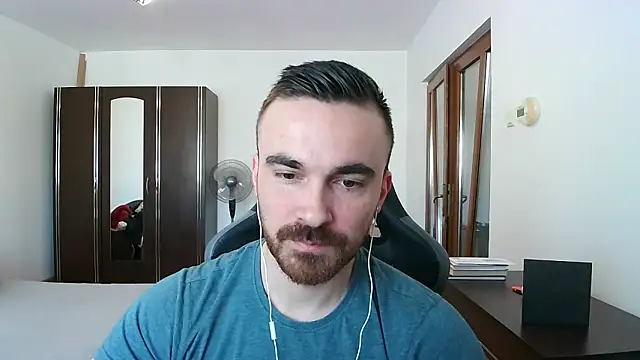 Snapshot of mu5clemania2 chatting on 01/18/26, 10:52 mu5clemania2 online show from 01/18/26, 10:52