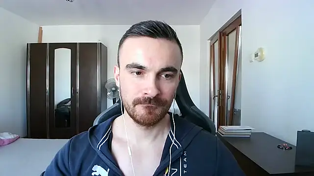 Snapshot of mu5clemania2 chatting on 02/02/26, 12:37 mu5clemania2 online show from 02/02/26, 12:37