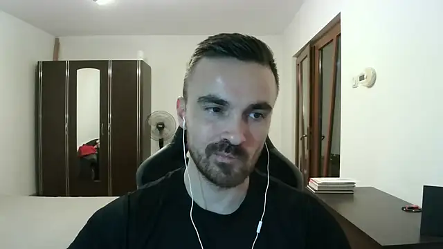 Snapshot of mu5clemania2 chatting on 02/04/26, 05:19 mu5clemania2 online show from 02/04/26, 05:19