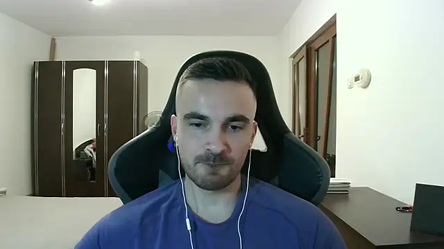 Snapshot of mu5clemania2 chatting on 02/06/26, 08:23 mu5clemania2 online show from 02/06/26, 08:23