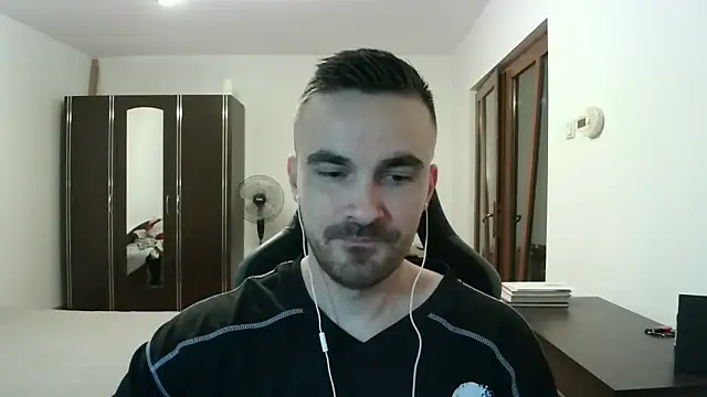 Snapshot of mu5clemania2 chatting on 02/08/26, 08:45 mu5clemania2 online show from 02/08/26, 08:45