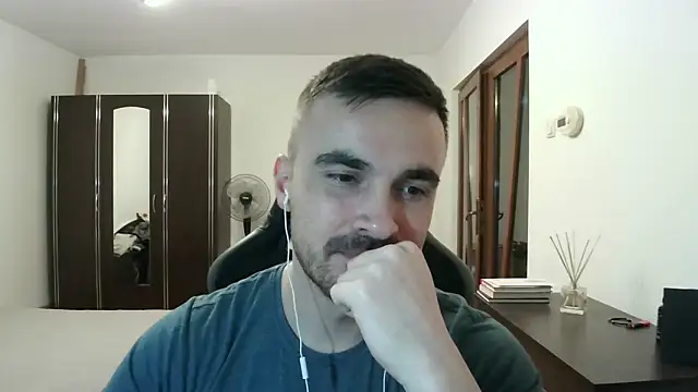 Snapshot of mu5clemania2 chatting on 02/10/26, 07:18 mu5clemania2 online show from 02/10/26, 07:18