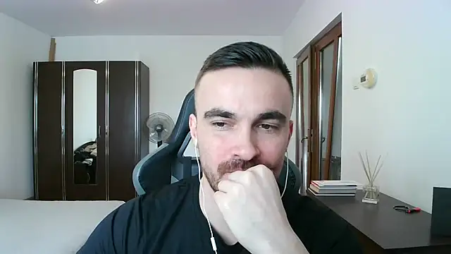 Snapshot of mu5clemania2 chatting on 02/12/26, 10:32 mu5clemania2 online show from 02/12/26, 10:32