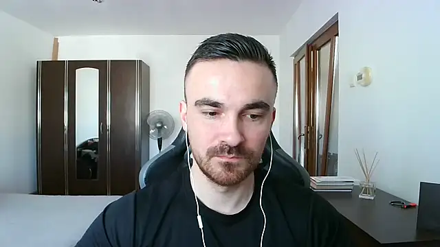 Snapshot of mu5clemania2 chatting on 02/14/26, 09:28 mu5clemania2 online show from 02/14/26, 09:28