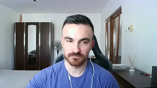 Snapshot of mu5clemania2 chatting on 02/19/26, 01:07 mu5clemania2 online show from 02/19/26, 01:07