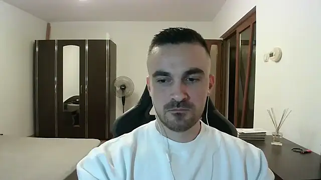 Snapshot of mu5clemania2 chatting on 02/23/26, 07:33 mu5clemania2 online show from 02/23/26, 07:33