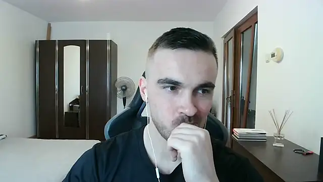 Snapshot of mu5clemania2 chatting on 02/24/26, 12:47 mu5clemania2 online show from 02/24/26, 12:47