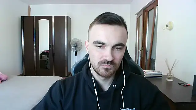 Snapshot of mu5clemania2 chatting on 03/01/26, 01:24 mu5clemania2 online show from 03/01/26, 01:24