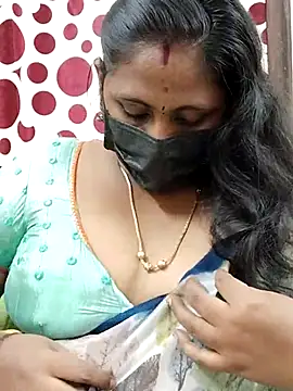 Snapshot of rithikka chatting on 02/27/25, 05:56 rithikka online show from 02/27/25, 05:56