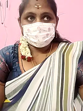 Snapshot of rithikka chatting on 11/24/25, 04:01 rithikka online show from 11/24/25, 04:01