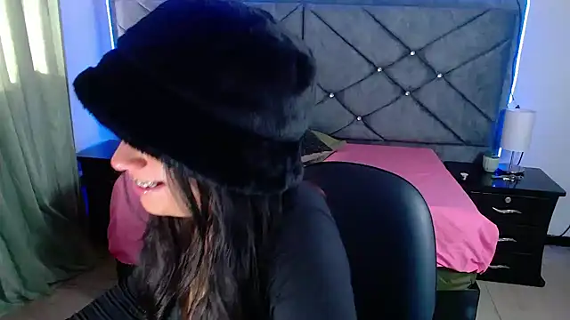 Julietacollins06 online show from 09/19/25, 12:39