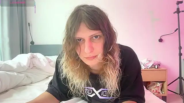 Alice Pinkhead online show from 10/20/25, 09:32