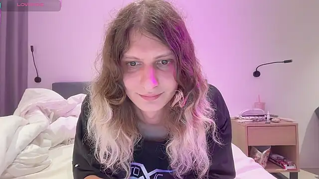 Alice Pinkhead online show from 11/24/25, 09:42