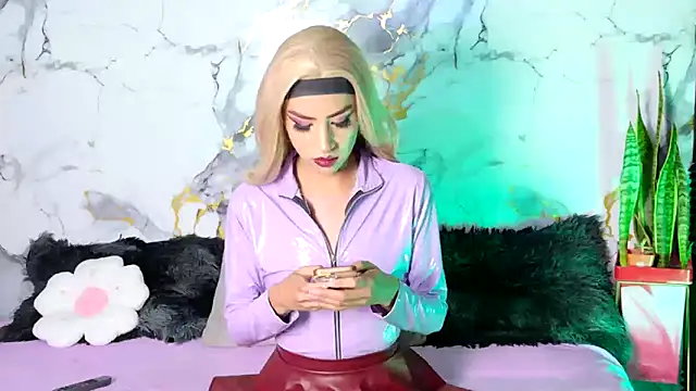 BrianaSchafer online show from 06/01/26, 07:04
