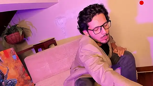 Nicholasrodrii online show from 12/29/24, 10:36