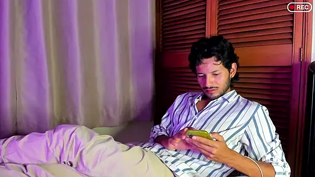 Nicholasrodrii online show from 09/24/25, 12:36