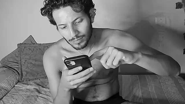 Nicholasrodrii online show from 06/14/26, 02:24