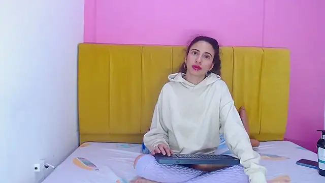 angelinabrookcm101 online show from 12/03/24, 09:22