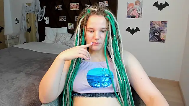 Snapshot of GloriaHylivi chatting on 12/12/24, 06:31 GloriaHylivi online show from 12/12/24, 06:31