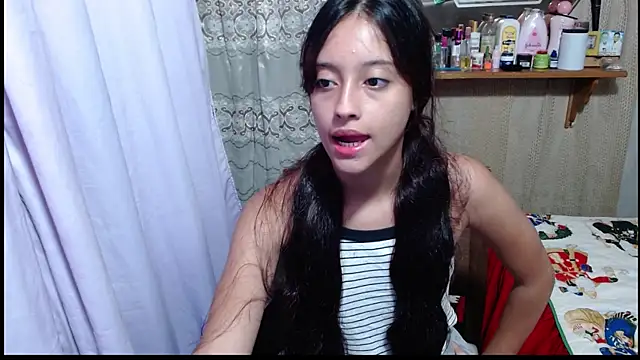 Snapshot of Lunawillis chatting on 11/24/25, 11:04 Lunawillis online show from 11/24/25, 11:04