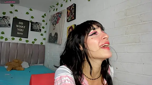 katt  black   online show from 04/28/26, 07:19