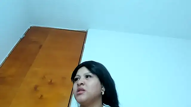 Natalycarter online show from 10/19/25, 05:02