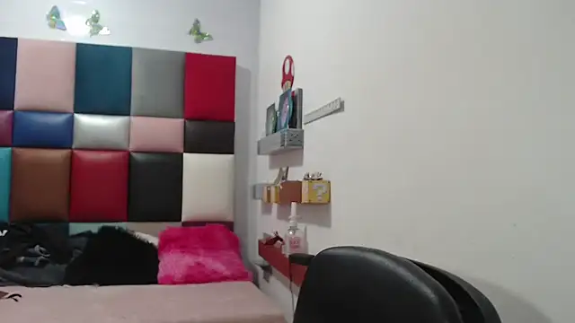 lily jamesx online show from 01/22/25, 09:32