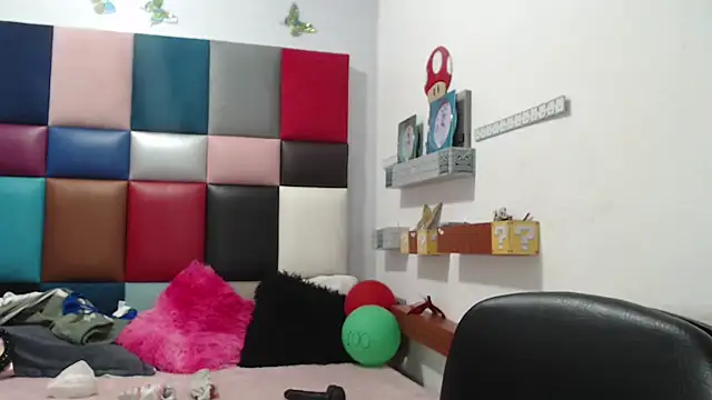 lily jamesx online show from 01/24/25, 02:18