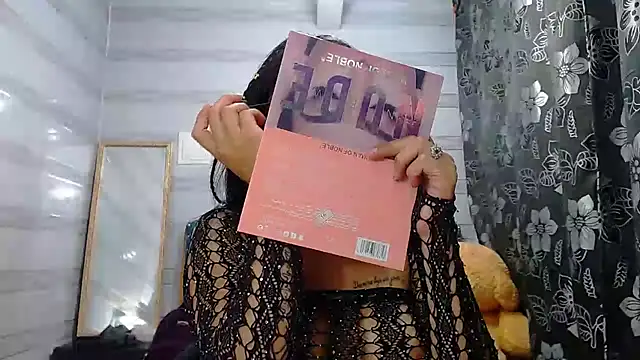 lily jamesx online show from 02/19/25, 10:31