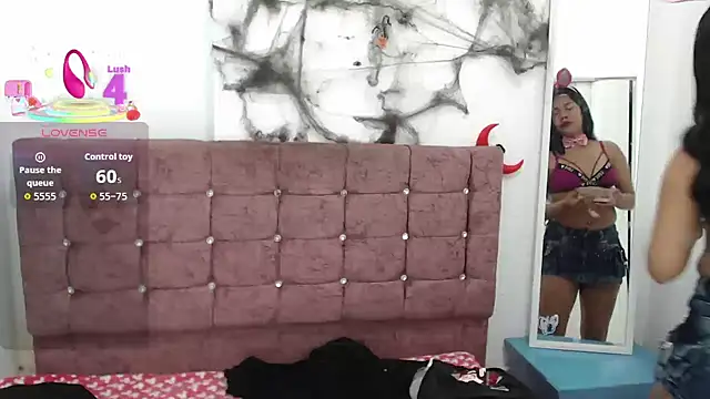 lily jamesx online show from 10/26/25, 01:28