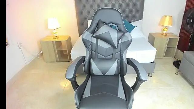 Snapshot of irantzu_hank chatting on 12/21/24, 12:27 irantzu hank online show from 12/21/24, 12:27