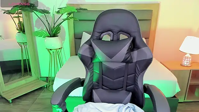 Snapshot of irantzu_hank chatting on 01/09/25, 12:19 irantzu hank online show from 01/09/25, 12:19