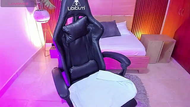 Snapshot of irantzu_hank chatting on 02/10/25, 07:28 irantzu hank online show from 02/10/25, 07:28