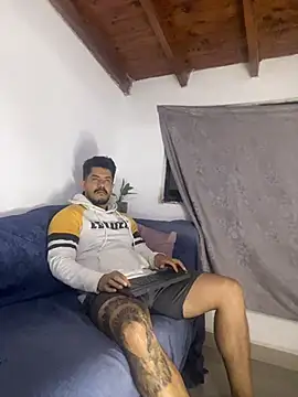 AndresSmith   online show from 03/31/26, 08:26