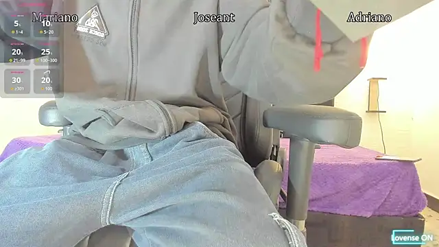 nakedfoam1 online show from 09/19/25, 03:30