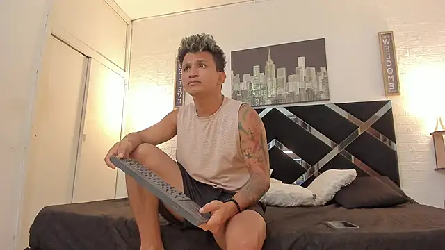 nakedfoam1 online show from 09/23/25, 04:15