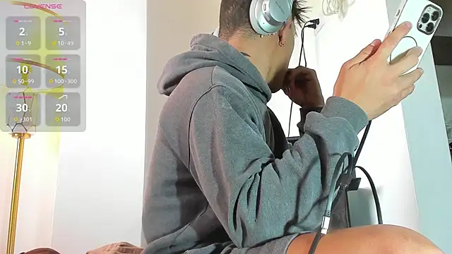 nakedfoam1 online show from 04/06/26, 07:48