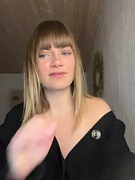 Milla  one online show from 12/17/24, 07:29