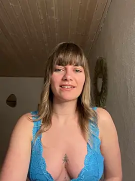 Milla  one online show from 02/03/25, 07:52