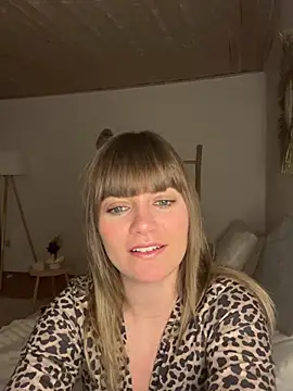 Milla  one online show from 02/05/25, 06:59