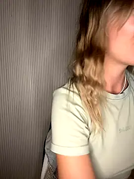 Milla  one online show from 09/20/25, 08:21