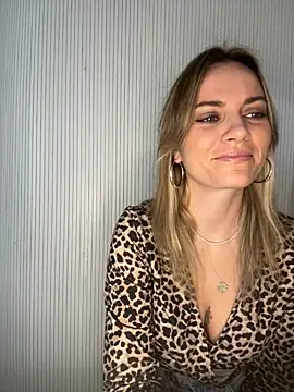 Milla  one online show from 10/10/25, 08:57