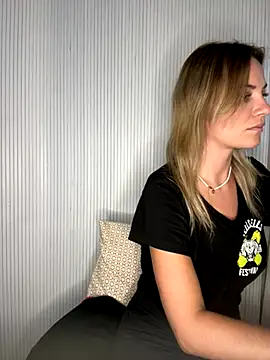 Milla  one online show from 11/07/25, 02:06