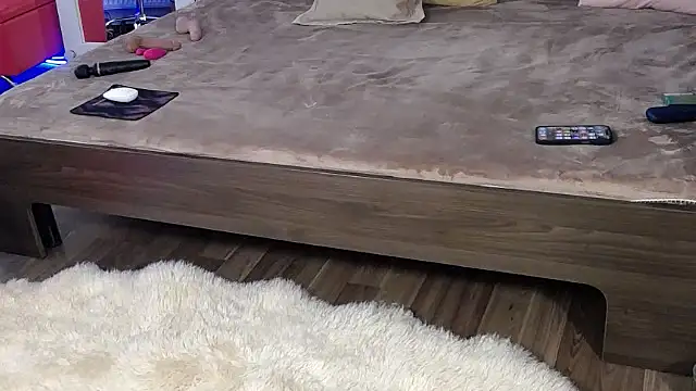 Denny Brenda online show from 11/03/25, 08:04