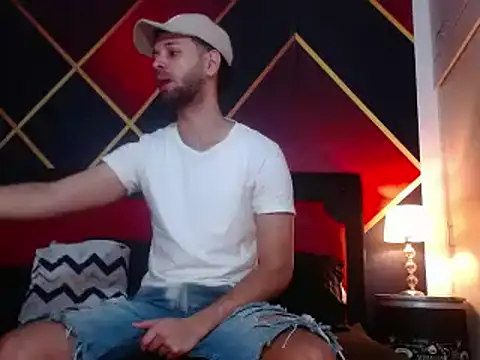 Snapshot of CindyandCarlo chatting on 01/23/25, 02:28 CindyandCarlo online show from 01/23/25, 02:28