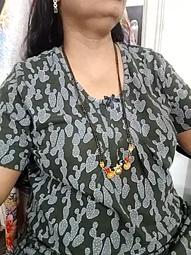 Snapshot of Deepthi_Mysore chatting on 09/09/25, 04:39 Deepthi Mysore online show from 09/09/25, 04:39