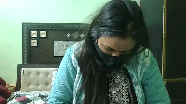 couplesuni online show from 12/18/24, 04:42