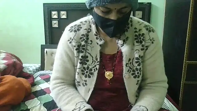 couplesuni online show from 12/24/24, 04:00