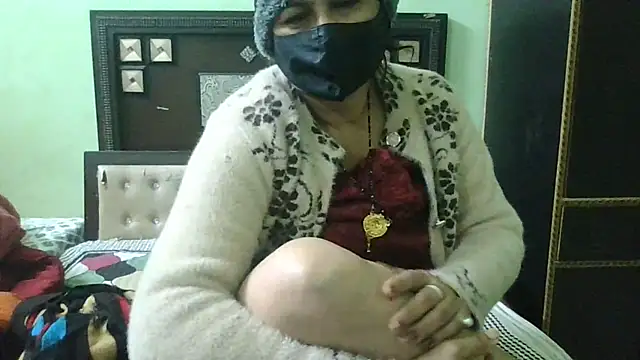 couplesuni online show from 12/24/24, 07:06